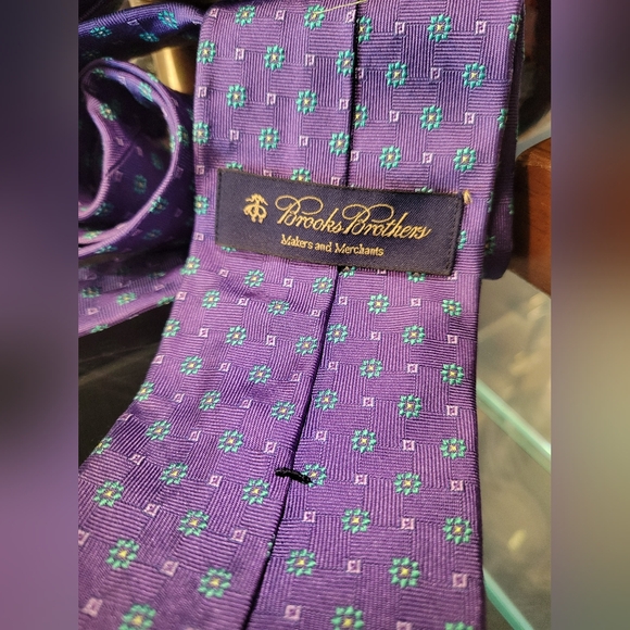 BROOKS BROTHER'S  Silk Tie - Picture 2 of 3
